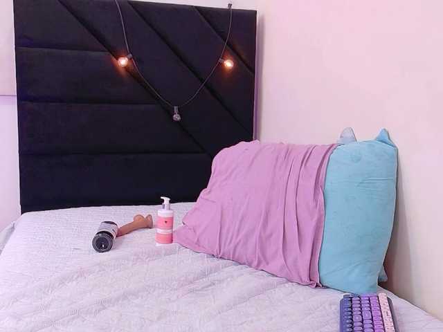 kinkyhousewifee live cam preview