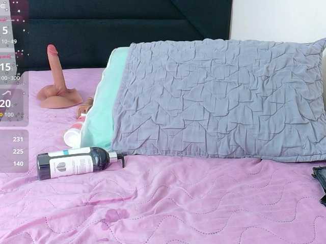 kinkyhousewifee live webcam show