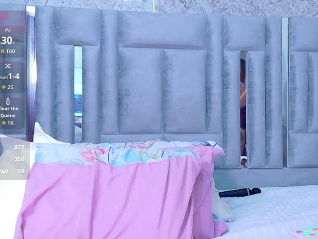 kinkyhousewifee live webcam show