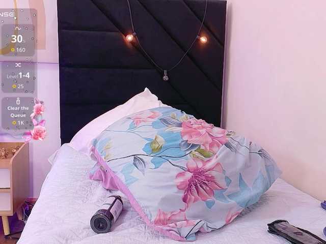 kinkyhousewifee live cam on BongaCams