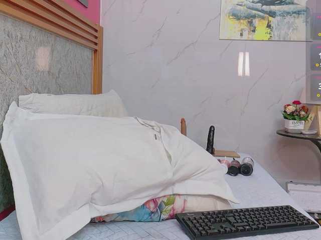 kinkyhousewifee live cam on BongaCams