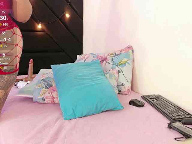 kinkyhousewifee webcam