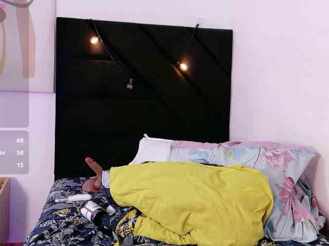kinkyhousewifee webcam