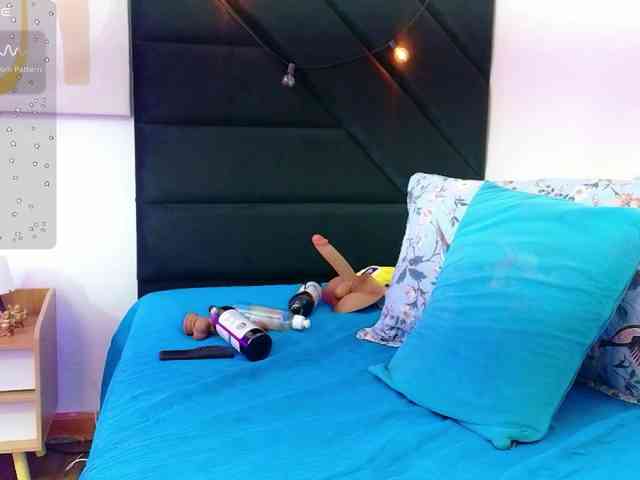 kinkyhousewifee's live room