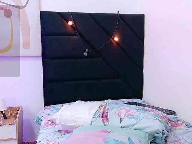 kinkyhousewifee's live room