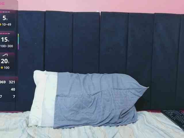 kinkyhousewifee webcam