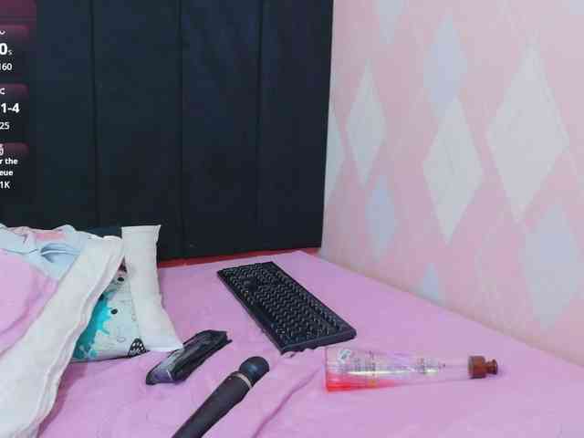 kinkyhousewifee webcam