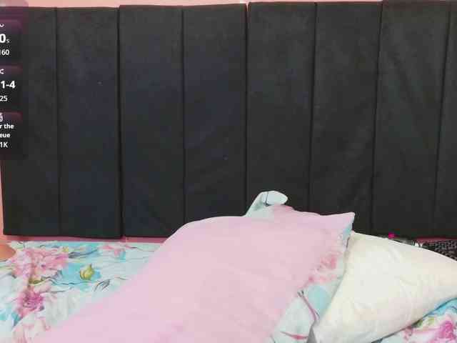 kinkyhousewifee webcam