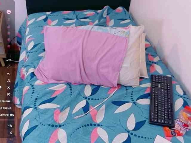 kinkyhousewifee's live room