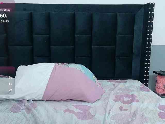 kinkyhousewifee webcam