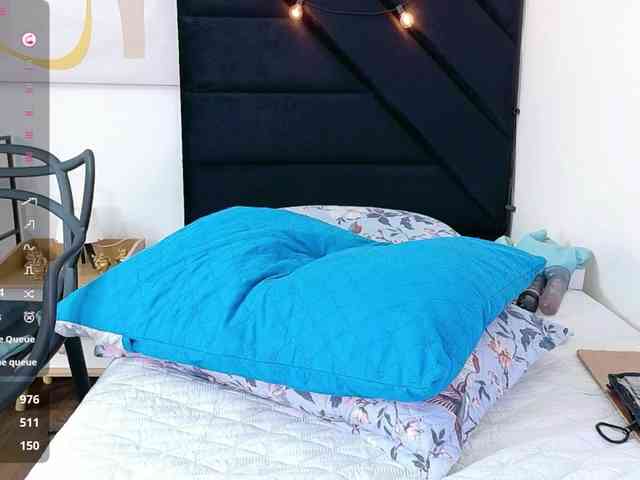 kinkyhousewifee webcam