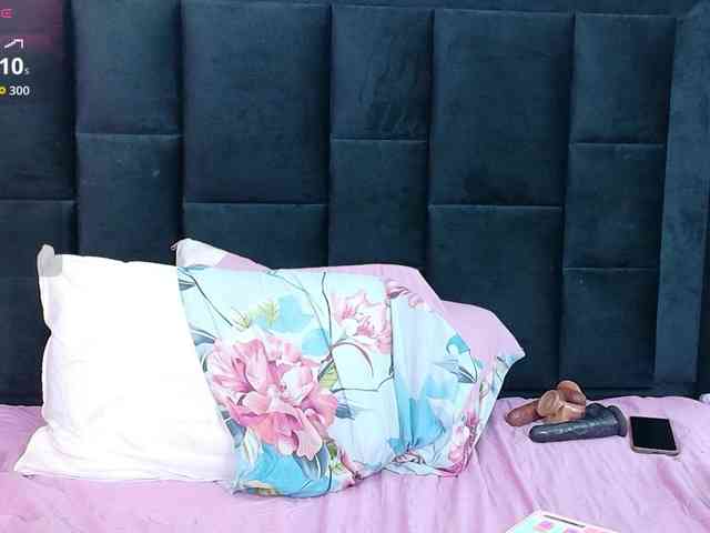 kinkyhousewifee webcam