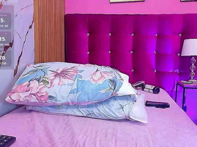 kinkyhousewifee webcam