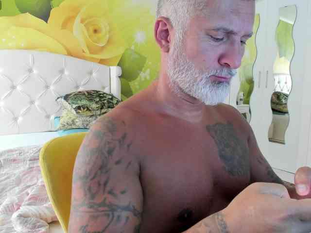 blowmyxxl Sex Cam Show