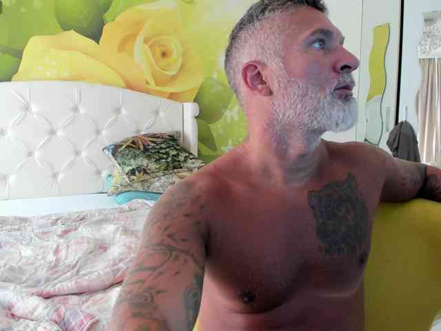 blowmyxxl Sex Cam Show