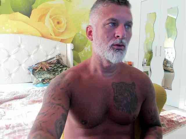 blowmyxxl Sex Cam Show