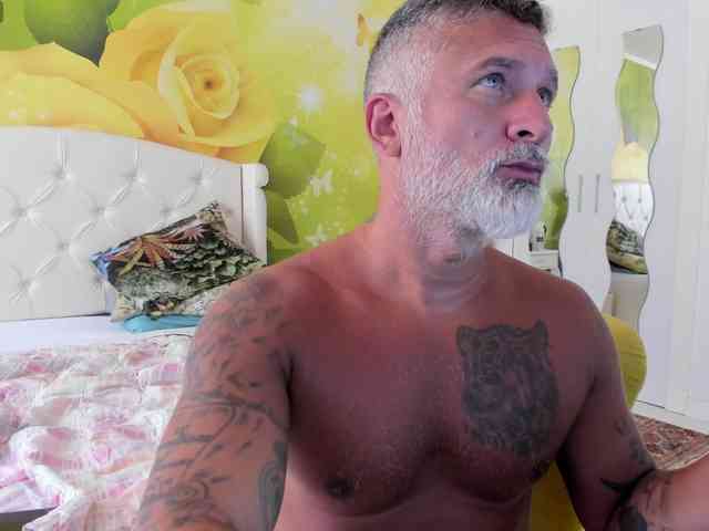blowmyxxl Sex Cam Show