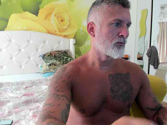 blowmyxxl Sex Cam Show