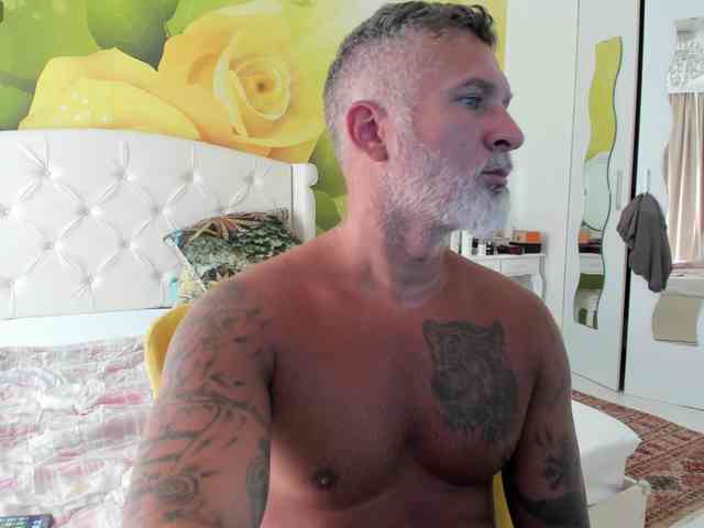 blowmyxxl Sex Cam Show