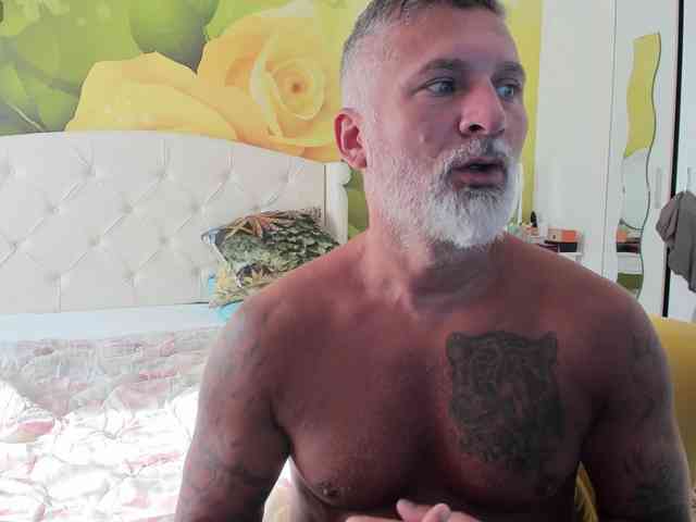 blowmyxxl Sex Cam Show
