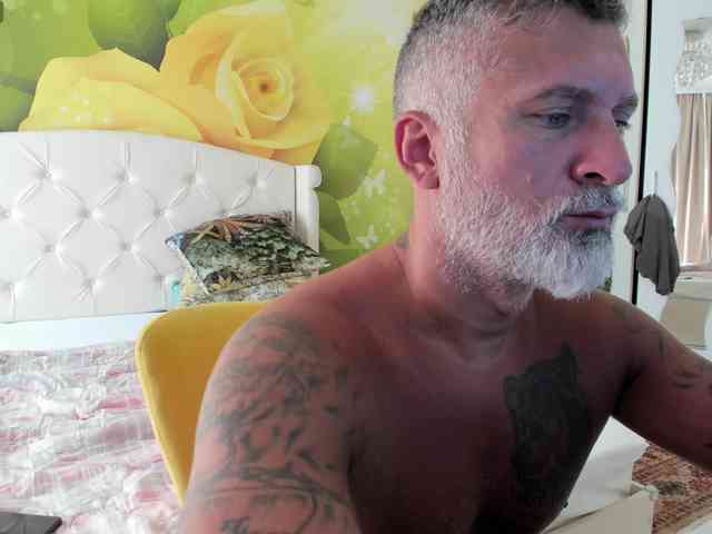 blowmyxxl Sex Cam Show