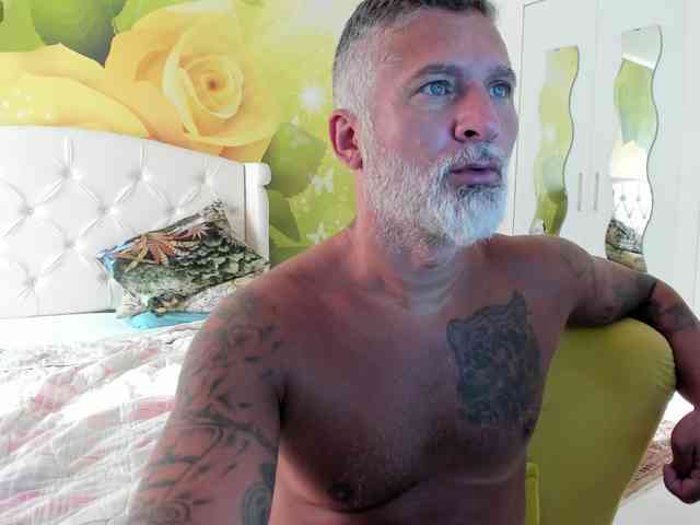 blowmyxxl Sex Cam Show