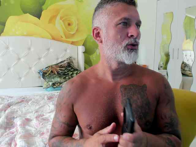 blowmyxxl Sex Cam Show