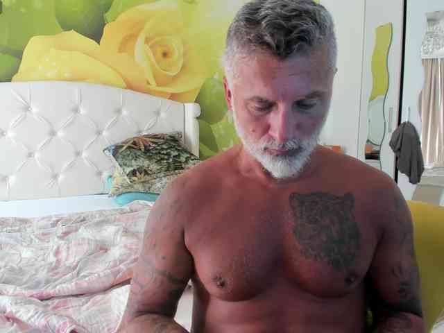 blowmyxxl Sex Cam Show