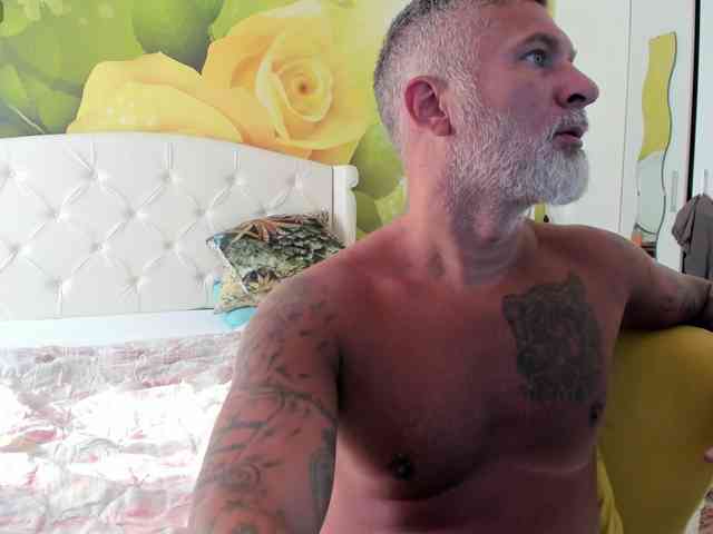 blowmyxxl Sex Cam Show