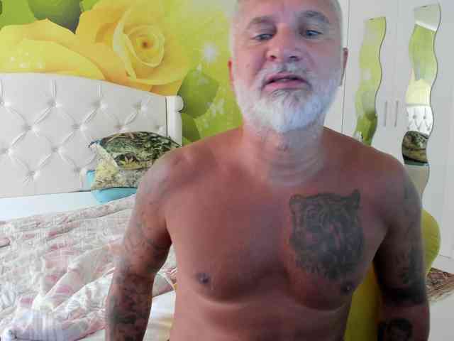 blowmyxxl Sex Cam Show