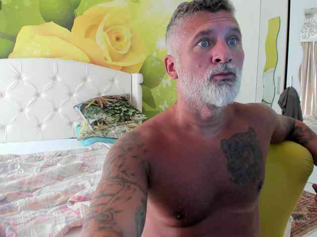 blowmyxxl Sex Cam Show