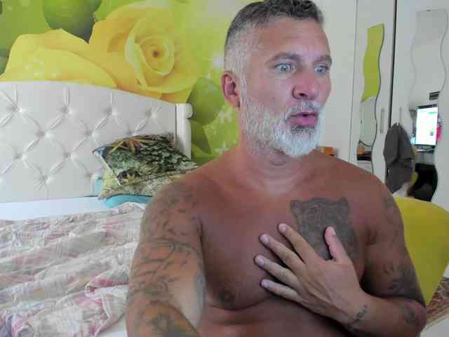 blowmyxxl Sex Cam Show
