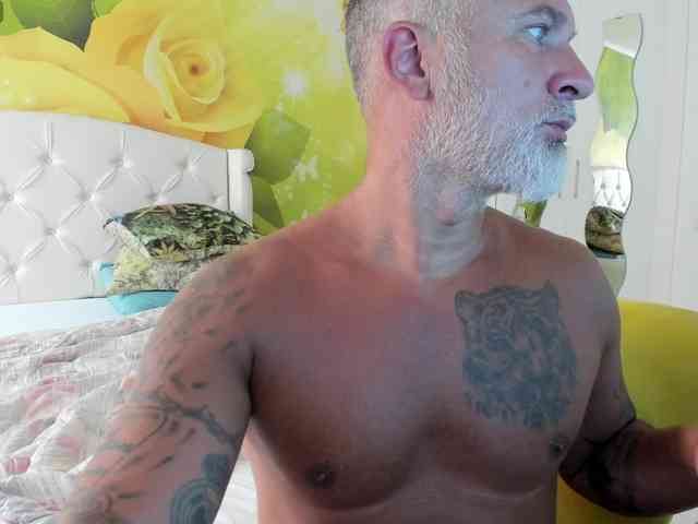 blowmyxxl Sex Cam Show
