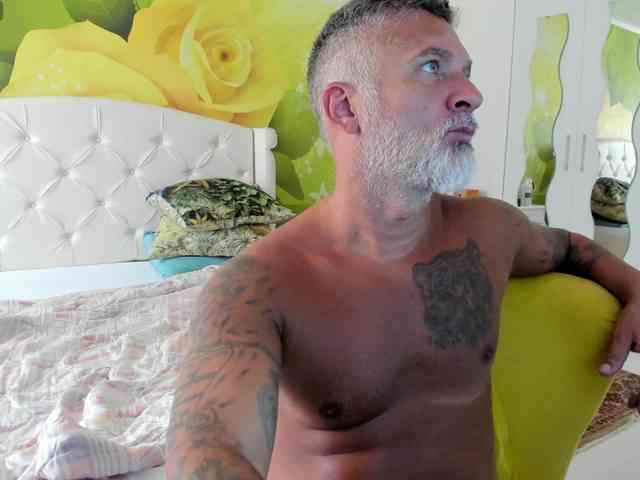 blowmyxxl Sex Cam Show