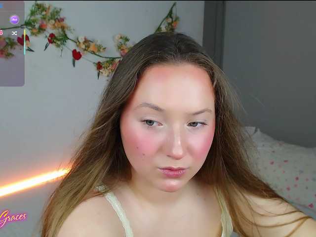 le modèle -EmilyxGrasez- est en webcam porno dans un show sur le site bongacams, il possède les tags suivants: White/Caucasian,Blonde,Shaved