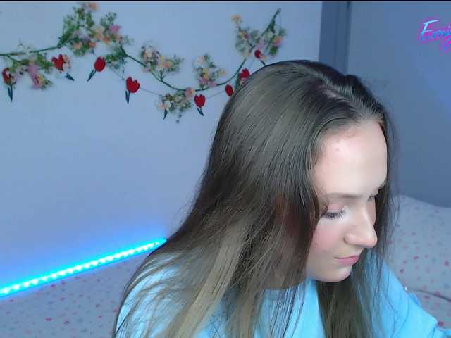 -EmilyxGrasez- Live Cam and Statistics on UnifiedCams