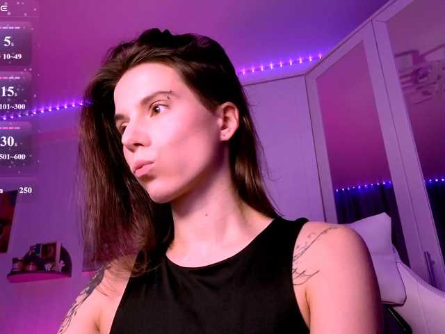 -naomisweet- live cam