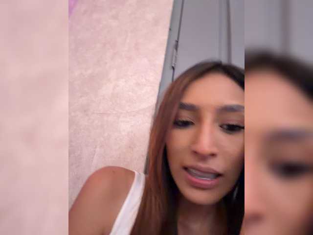 Megan-Holly live webcam show