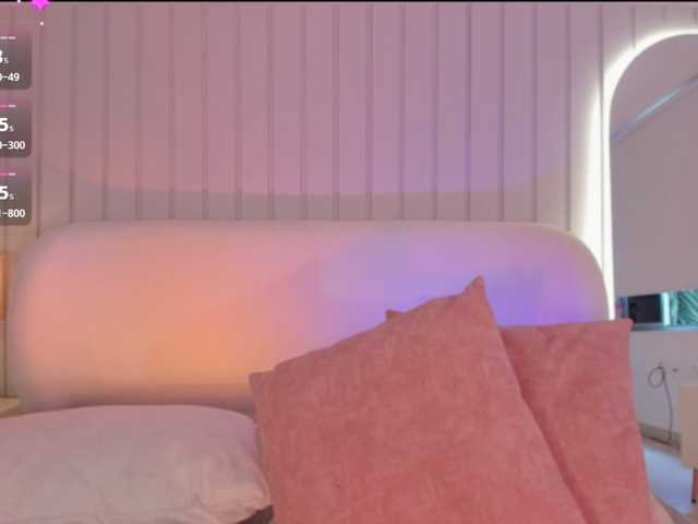 Megan-Holly live webcam show