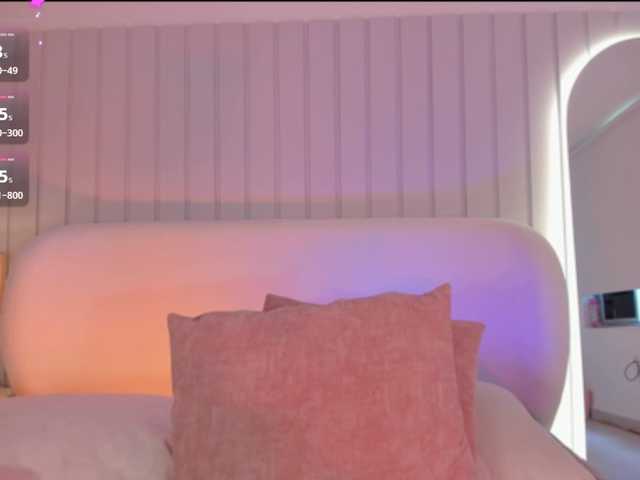 Megan-Holly live webcam show