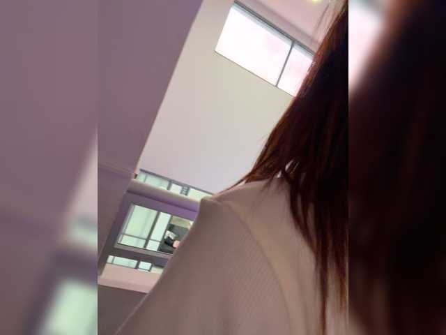 Megan-Holly, en directo ahora en BongaCams