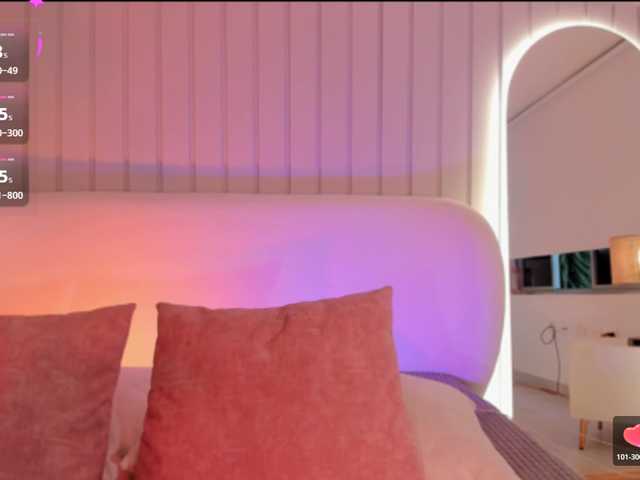 Megan-Holly live webcam show