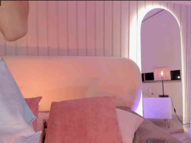 Megan-Holly webcam