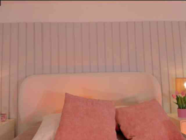 Megan-Holly webcam