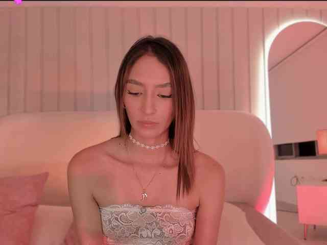 megan-holly's live room