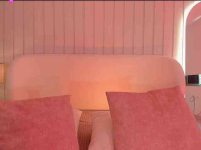Megan-Holly webcam