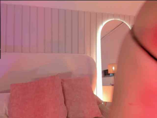 Megan-Holly webcam