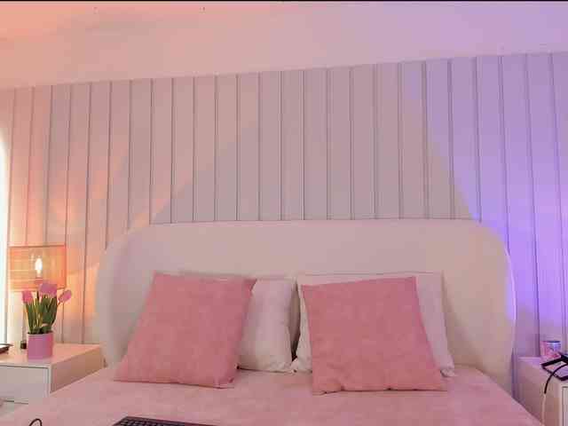 Megan-Holly webcam