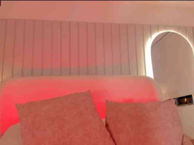 Megan-Holly webcam