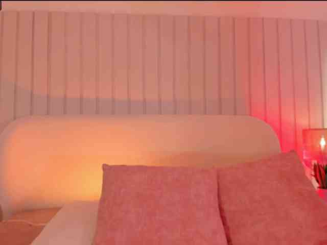 Megan-Holly webcam